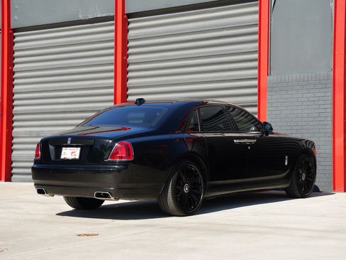 Used 2018 Rolls-Royce Ghost RWD image 7