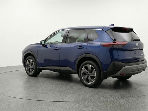 Used 2025 Nissan Rogue SV image 6