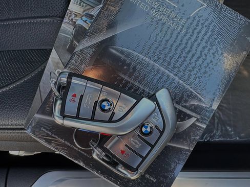 Used 2019 BMW 740i w/ Executive Package image 26