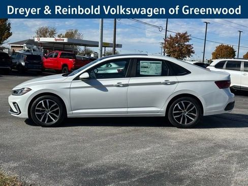 New 2026 Volkswagen Jetta SE image 4