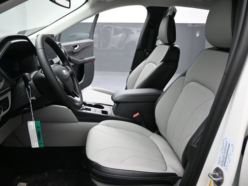 New 2025 Ford Escape Base w/ PHEV Premium Package image 9