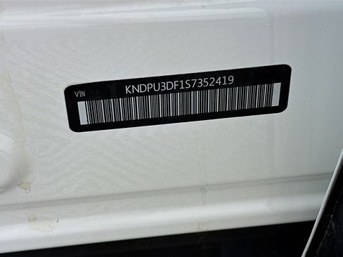 Used 2025 Kia Sportage LX image 12