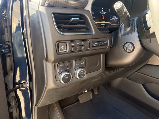 Used 2024 GMC Yukon AT4 w/ Technology Package AWD/4WD image 23