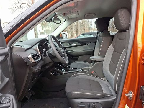 Used 2023 Chevrolet TrailBlazer LT w/ Convenience Package image 12