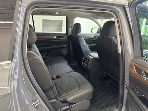 New 2026 Volkswagen Atlas SE AWD/4WD image 10
