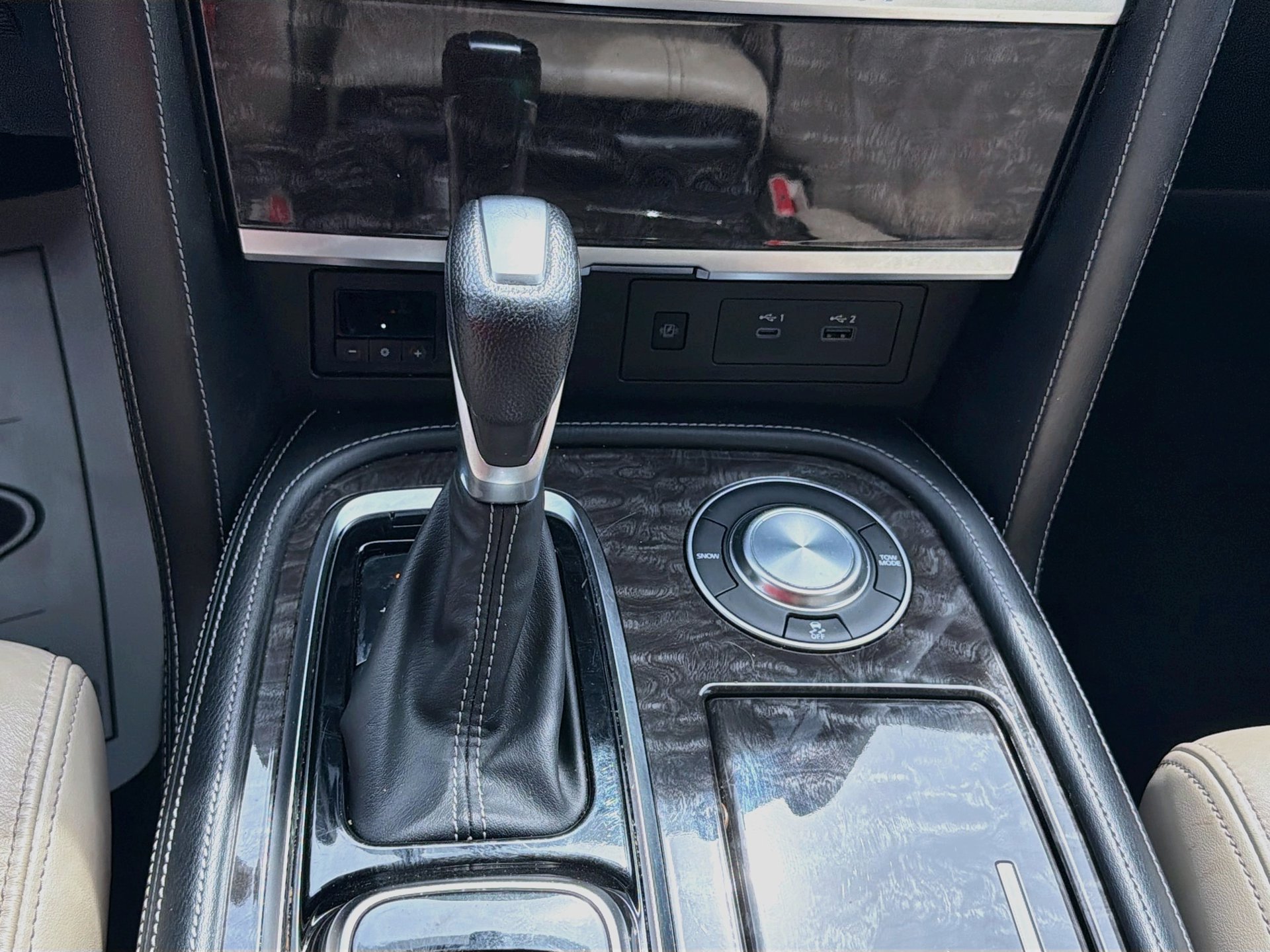 Used 2023 Nissan Armada Platinum w/ Captain's Chairs Package RWD image 17
