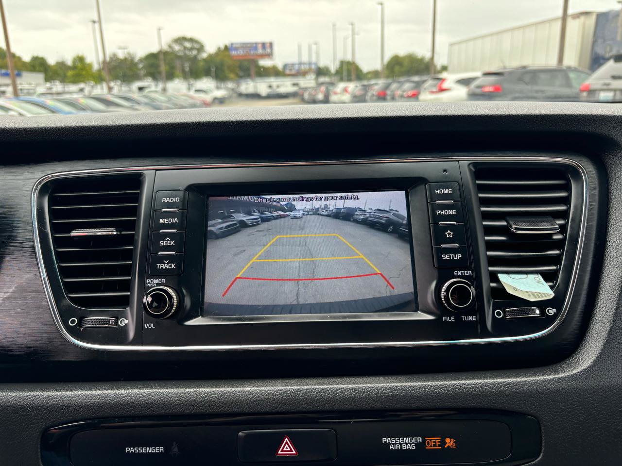 Used 2020 Kia Sedona LX FWD image 16