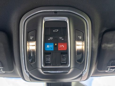 Used 2023 Jeep Grand Cherokee Altitude AWD/4WD image 23