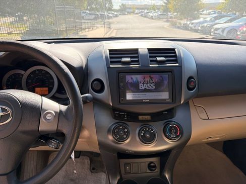 Used 2010 Toyota RAV4 2WD w/ Base L4 Extra Value Pkg image 22