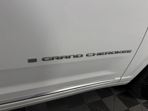 Used 2025 Jeep Grand Cherokee Summit image 45