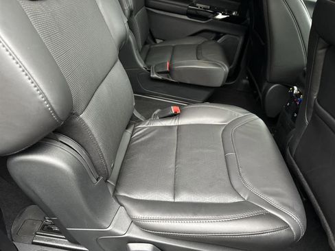 Used 2022 Ford Explorer Platinum w/ Equipment Group 601A image 15