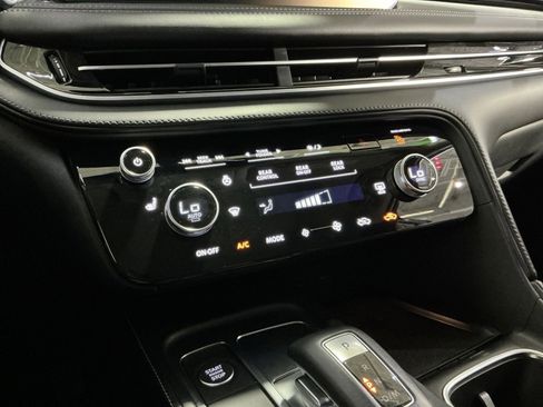 Used 2025 INFINITI QX60 Pure image 28