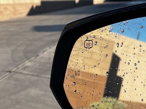 Used 2025 Toyota Sienna XSE image 17