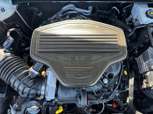 Used 2023 Cadillac XT6 Premium Luxury w/ Technology Package image 22