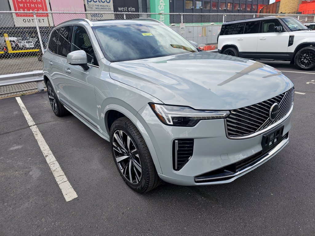 Certified 2025 Volvo XC90 B5 Core AWD/4WD image 28