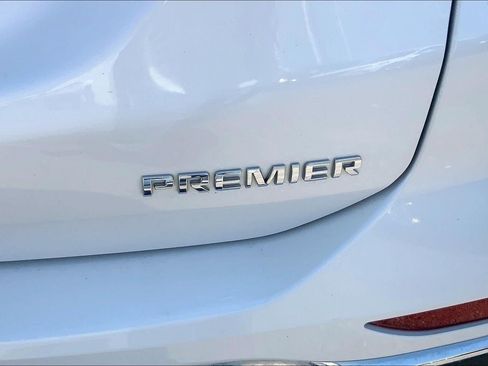 Used 2019 Chevrolet Equinox Premier FWD image 8