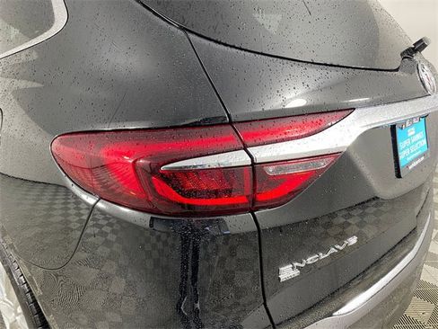 Used 2020 Buick Enclave Premium w/ Sun and Sites Package image 18