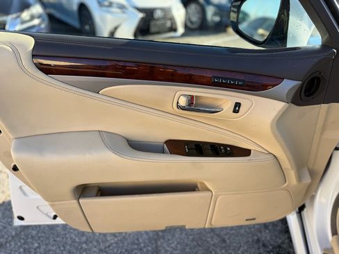 Used 2015 Lexus LS 460 Luxury image 17