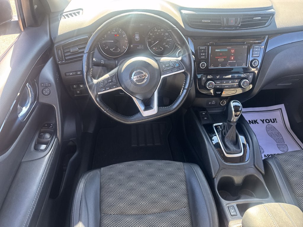Used 2022 Nissan Rogue Sport SV w/ Technology Package FWD image 16