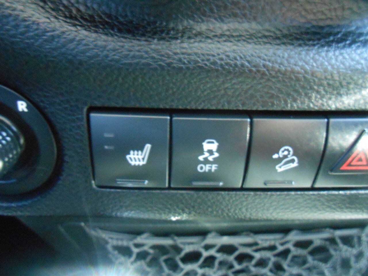 Used 2012 Jeep Wrangler Unlimited Sahara w/ Dual Top Group AWD/4WD image 14