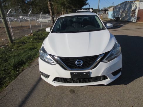 Used 2018 Nissan Sentra SV image 3