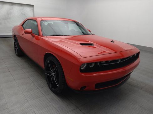 Used 2016 Dodge Challenger SXT RWD image 13