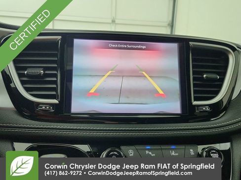 Certified 2025 Chrysler Pacifica Limited FWD image 24
