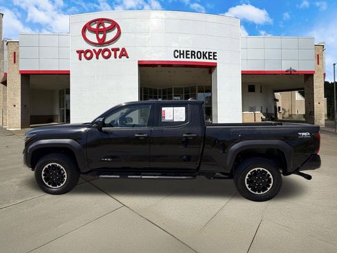 Used 2025 Toyota Tacoma TRD Off-Road AWD/4WD image 8