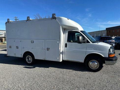 Used 2016 Chevrolet Express 3500 image 6