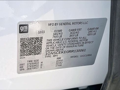 Used 2024 Chevrolet Suburban RST image 36