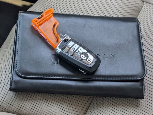 Used 2020 Lincoln Aviator Reserve w/ Equipment Group 201A image 32