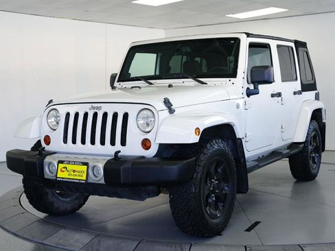 Used 2013 Jeep Wrangler Unlimited Sahara image 3