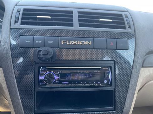 Used 2006 Ford Fusion SE FWD image 25