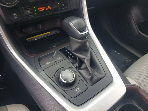 Certified 2020 Toyota RAV4 Limited AWD/4WD image 31