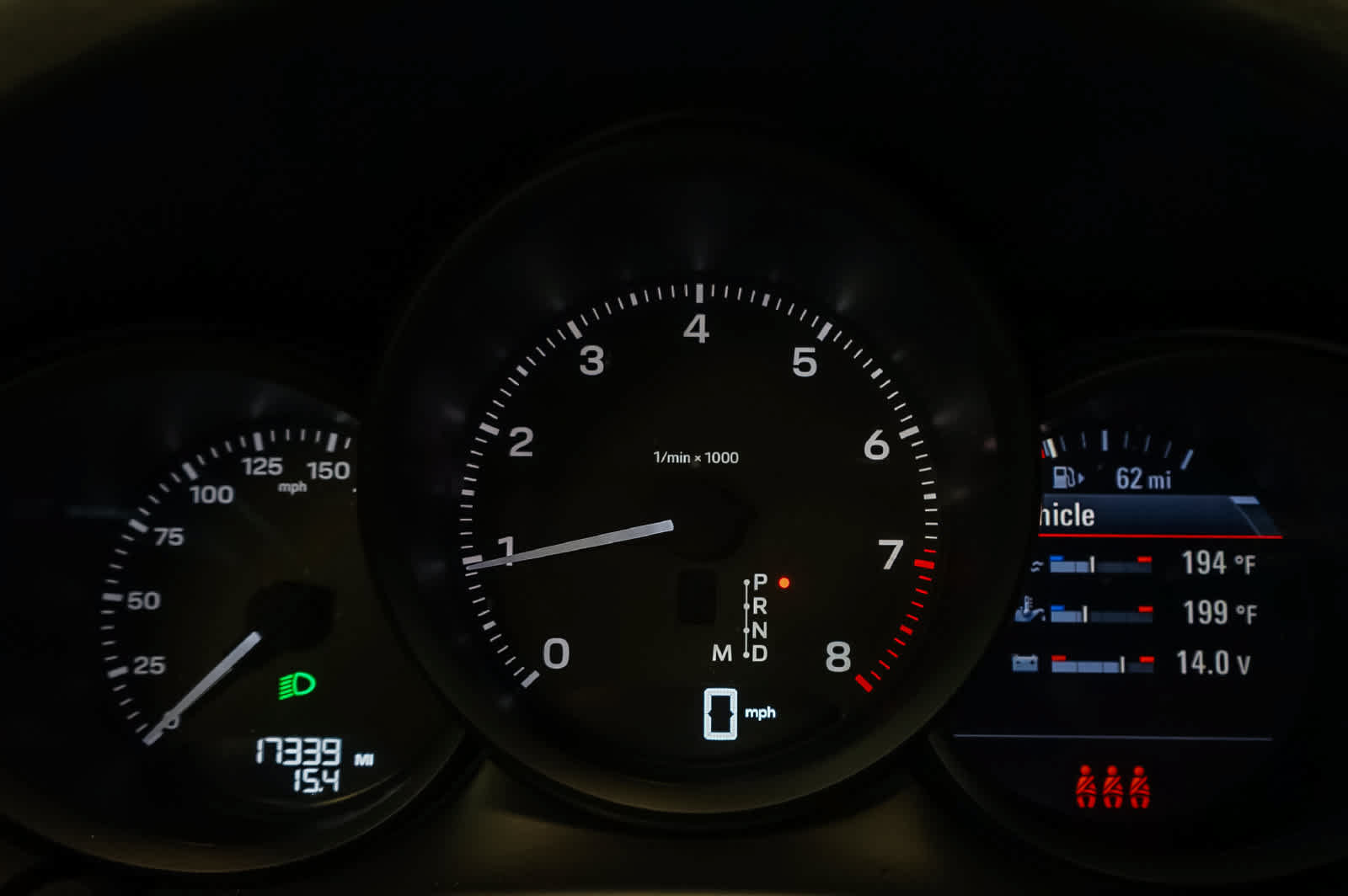 Certified 2024 Porsche Macan AWD/4WD image 28
