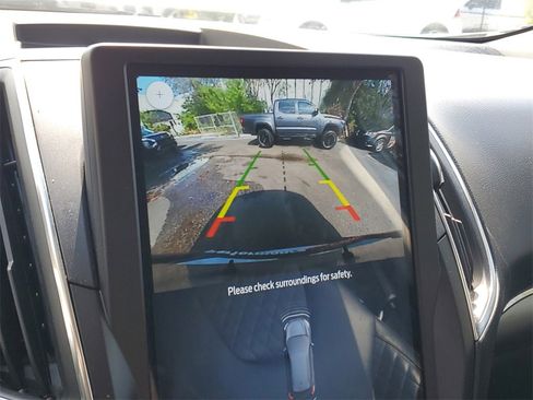 Used 2023 Ford Edge Titanium image 29