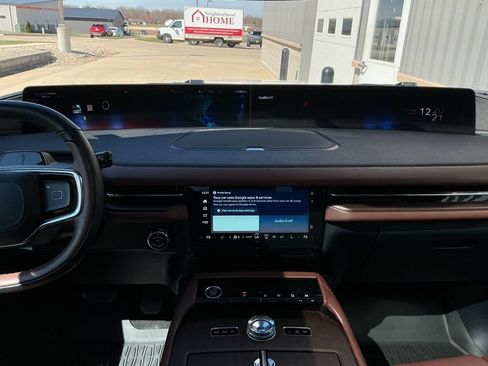 Used 2025 Lincoln Navigator L Reserve AWD/4WD image 13