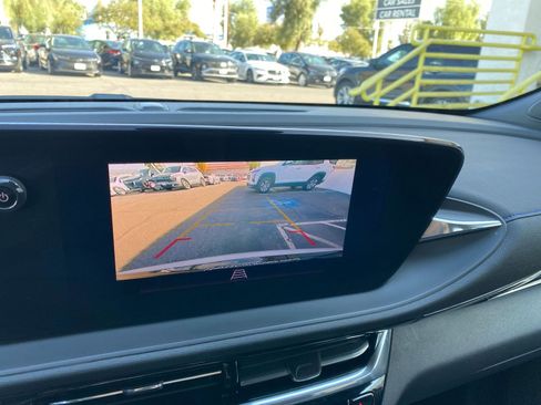 Used 2025 Buick Envista Sport Touring image 17