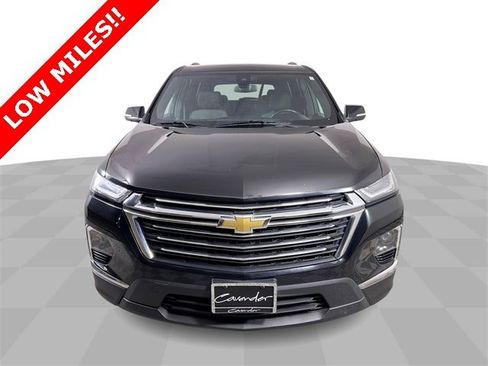 Used 2023 Chevrolet Traverse LT image 3