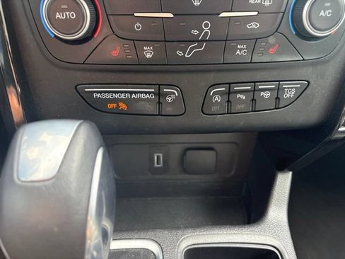 Used 2019 Ford Escape Titanium w/ U9j03 - Titanium Tow Package AWD/4WD image 16