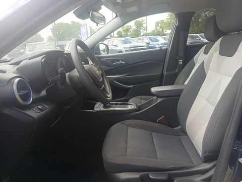Used 2024 Chevrolet Trax LS FWD image 16