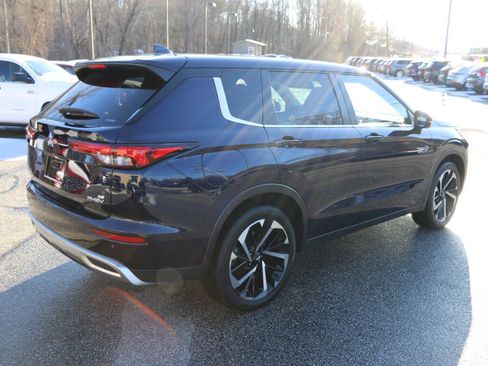 Used 2023 Mitsubishi Outlander SE image 8