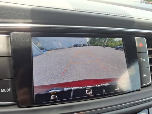 Used 2023 Buick Enclave Essence w/ Experience Buick Package FWD image 10