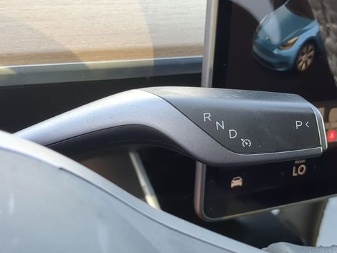 Used 2021 Tesla Model Y Long Range image 26