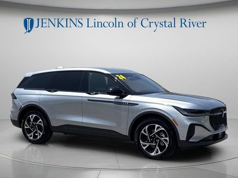 Certified 2024 Lincoln Nautilus Premier w/ Jet Appearance Package AWD/4WD image 6
