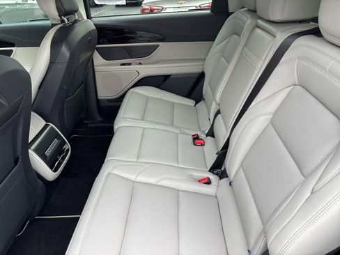 Used 2026 Lincoln Nautilus Premier AWD/4WD image 9
