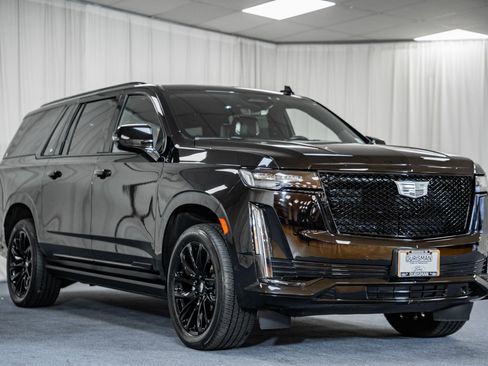 Used 2022 Cadillac Escalade ESV Sport Platinum w/ LPO, ONYX Package image 1