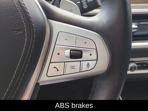 Used 2025 BMW X7 xDrive40i AWD/4WD image 17