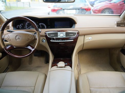 Used 2013 Mercedes-Benz CL 550 4MATIC image 26