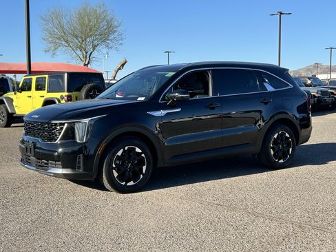 Certified 2024 Kia Sorento S image 2